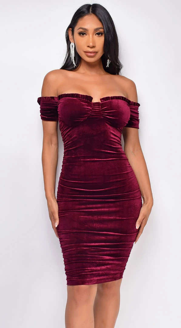 Emprada Regina Red Velvet Off Shoulder Dress 3 Emprada Regina Red Velvet Off Shoulder Dress