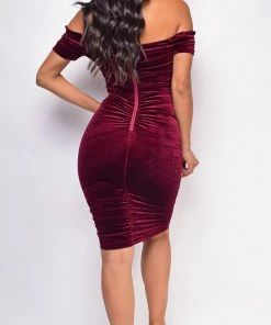 Emprada Regina Red Velvet Off Shoulder Dress 7 Emprada Regina Red Velvet Off Shoulder Dress